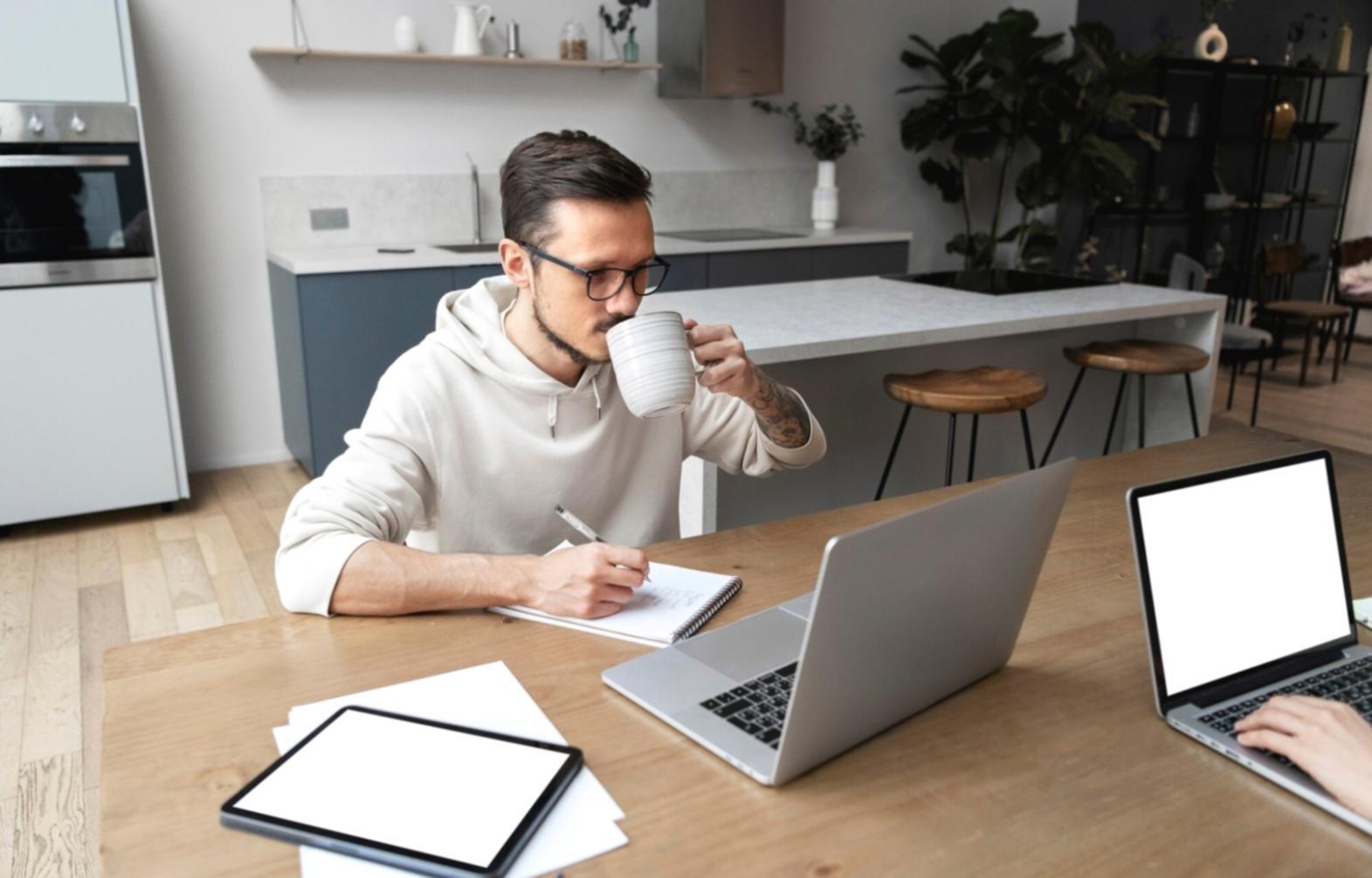 Séance de formation en leadership financier avec des dirigeants